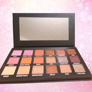KAB COSMETICS DAY + NIGHT EYESHADOW PALETTE BRANDNEW